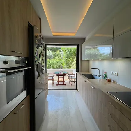 Kavouri Retreat, Only Pines Hide The Sea Apartment