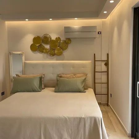 Kavouri Retreat, Only Pines Hide The Sea Apartment