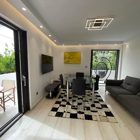 Apartment Kavouri Retreat, Only Pines Hide The Sea